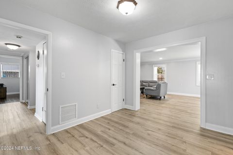 Single Family Residence in Jacksonville FL 5937 LORAN Drive 10.jpg