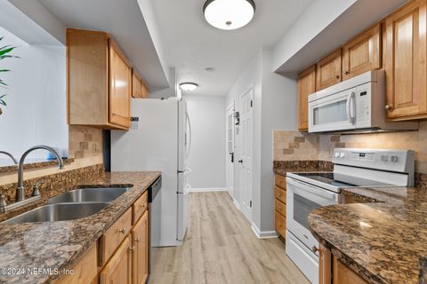 Single Family Residence in Jacksonville FL 5937 LORAN Drive 18.jpg