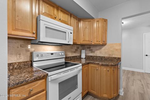 Single Family Residence in Jacksonville FL 5937 LORAN Drive 20.jpg