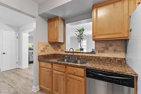 Single Family Residence in Jacksonville FL 5937 LORAN Drive 21.jpg