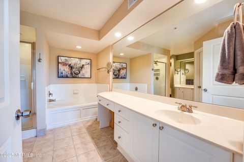 Condominium in Jacksonville FL 400 E BAY Street #208 19.jpg