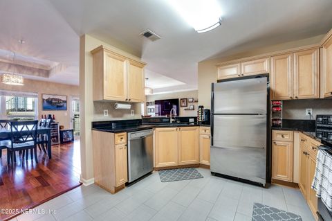 Condominium in Jacksonville FL 400 E BAY Street #208 10.jpg