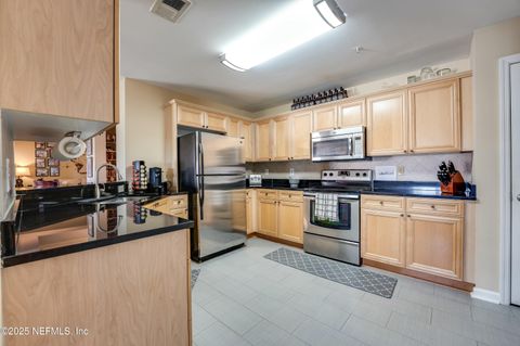 Condominium in Jacksonville FL 400 E BAY Street #208 9.jpg