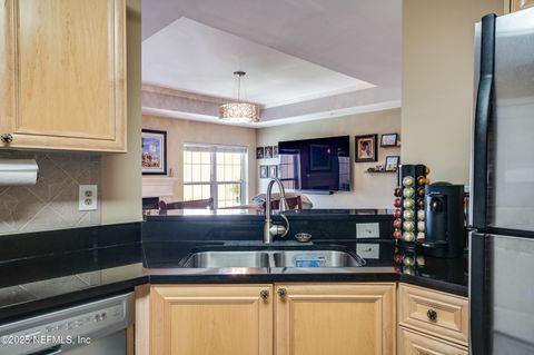 Condominium in Jacksonville FL 400 E BAY Street #208 13.jpg