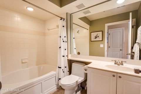 Condominium in Jacksonville FL 400 E BAY Street #208 24.jpg