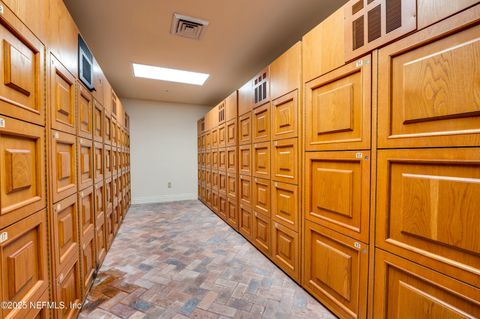 Condominium in Jacksonville FL 400 E BAY Street #208 36.jpg