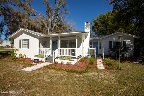 Single Family Residence in Keystone Heights FL 325 MAGNOLIA Avenue.jpg