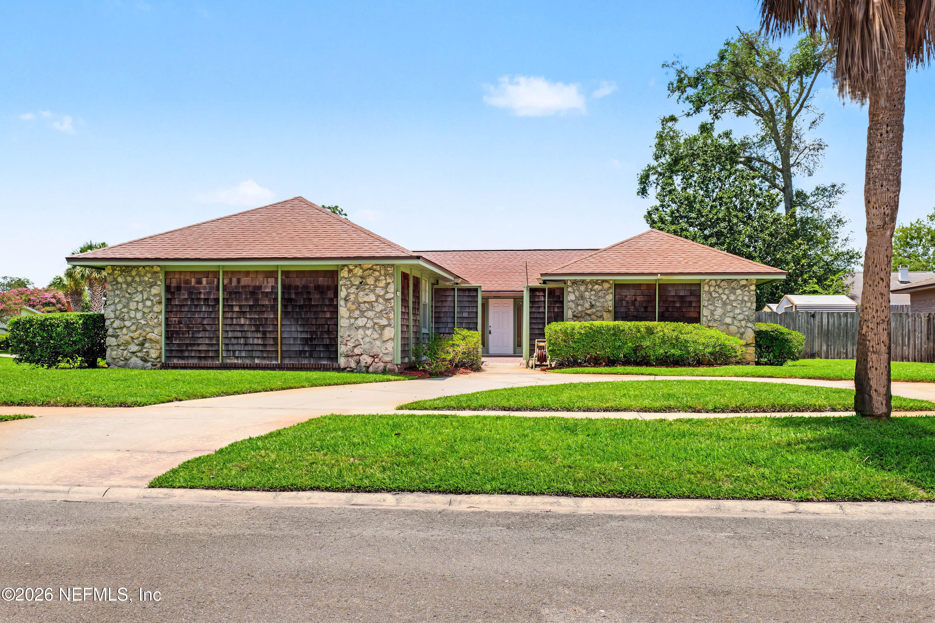 3866 Luth Dr, Jacksonville, FL 32250