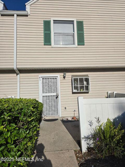 Condominium in Jacksonville FL 111 E 1ST Street #43.jpg