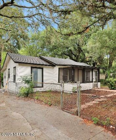 Single Family Residence in Jacksonville FL 6835 VERMILLION Street.jpg