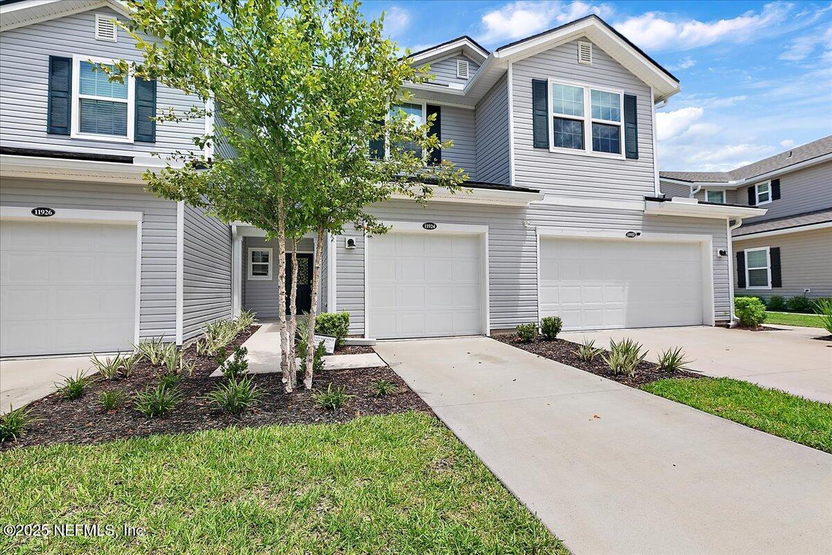 11924 Calvesta St, Jacksonville, FL 32256