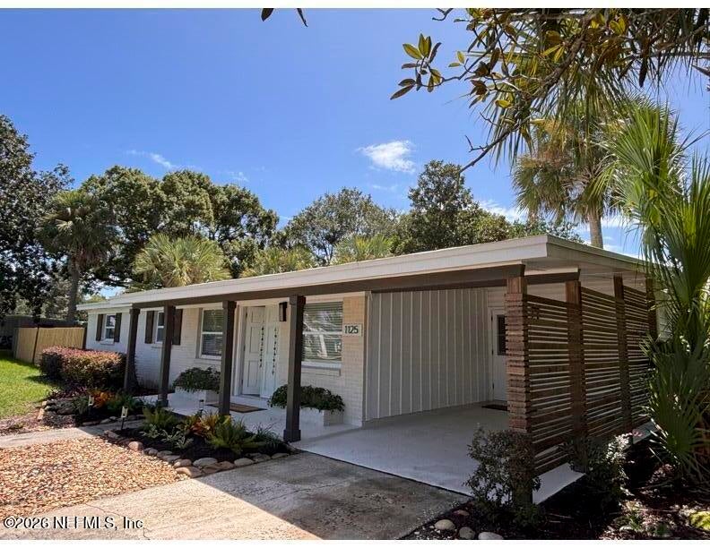 1125 Oceanwood Dr, Neptune Beach, FL 32266