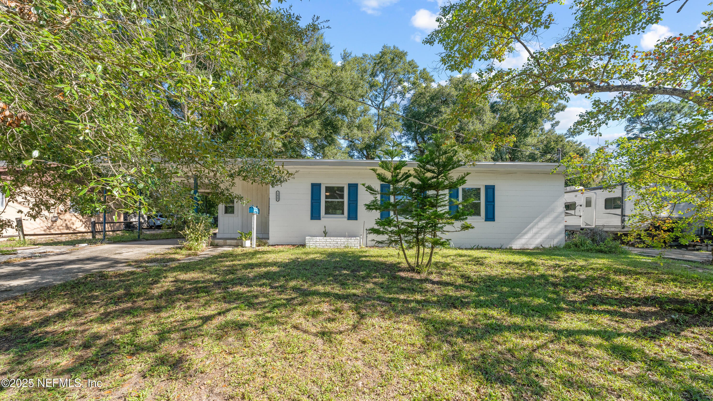 1425 Domas Dr, Jacksonville, FL 32211