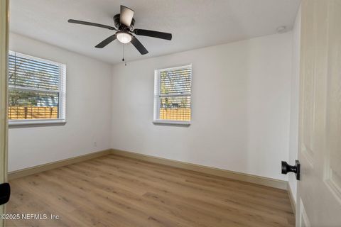 Single Family Residence in Jacksonville FL 5181 ADMIRAL Drive 17.jpg