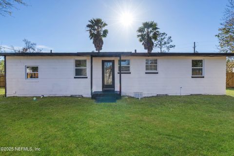 Single Family Residence in Jacksonville FL 5181 ADMIRAL Drive 26.jpg