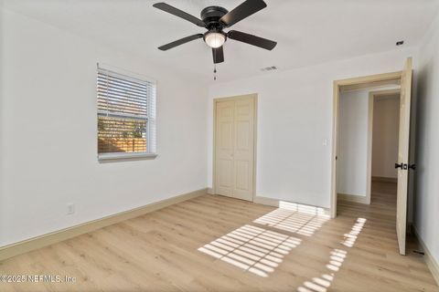 Single Family Residence in Jacksonville FL 5181 ADMIRAL Drive 18.jpg