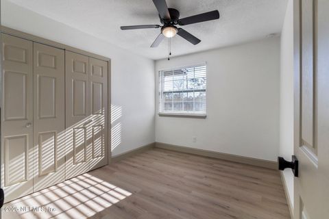 Single Family Residence in Jacksonville FL 5181 ADMIRAL Drive 20.jpg