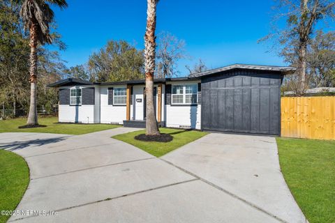 Single Family Residence in Jacksonville FL 5181 ADMIRAL Drive 1.jpg