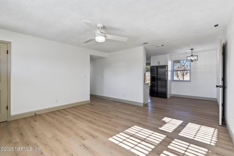Single Family Residence in Jacksonville FL 5181 ADMIRAL Drive 6.jpg