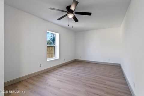 Single Family Residence in Jacksonville FL 5181 ADMIRAL Drive 16.jpg