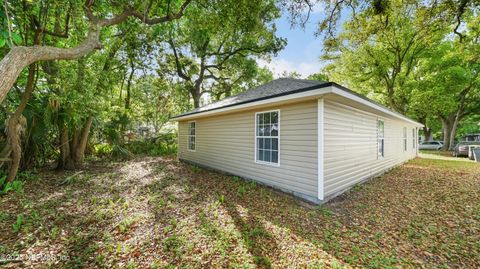 Single Family Residence in Jacksonville FL 3251 ERNEST Street 15.jpg