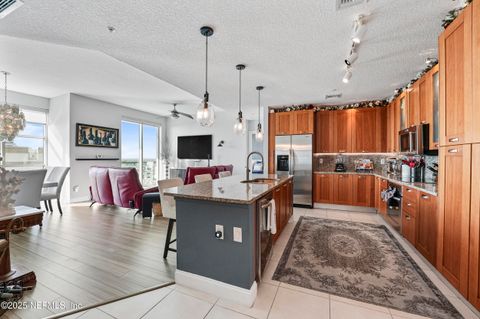Condominium in Jacksonville FL 1431 RIVERPLACE Boulevard.jpg