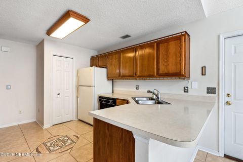 Single Family Residence in Jacksonville FL 6215 CARLTON Road 8.jpg