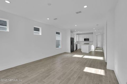 Single Family Residence in Yulee FL 608 ECLIPTIC Loop 12.jpg