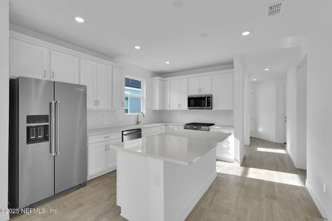 Single Family Residence in Yulee FL 608 ECLIPTIC Loop 5.jpg
