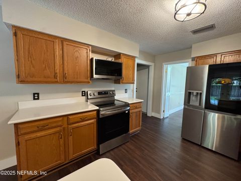 Single Family Residence in Jacksonville FL 11538 SEDGEMOORE Drive 5.jpg