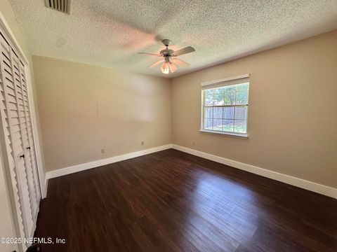 Single Family Residence in Jacksonville FL 11538 SEDGEMOORE Drive 18.jpg