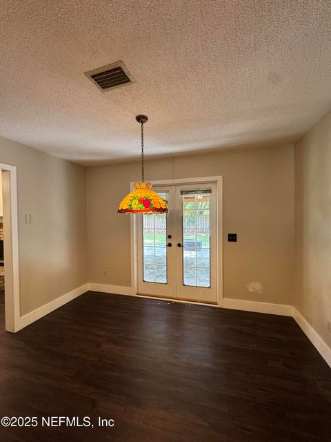 Single Family Residence in Jacksonville FL 11538 SEDGEMOORE Drive 13.jpg