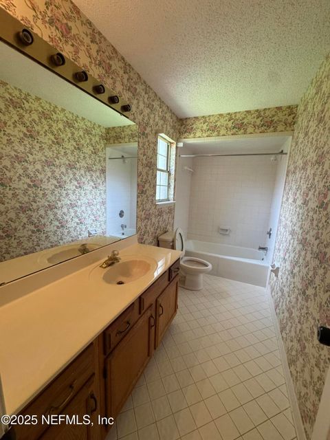 Single Family Residence in Jacksonville FL 11538 SEDGEMOORE Drive 12.jpg