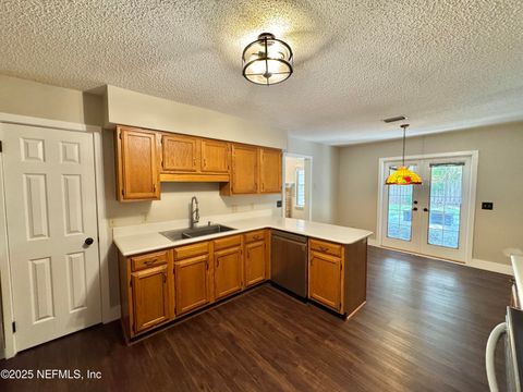 Single Family Residence in Jacksonville FL 11538 SEDGEMOORE Drive 4.jpg