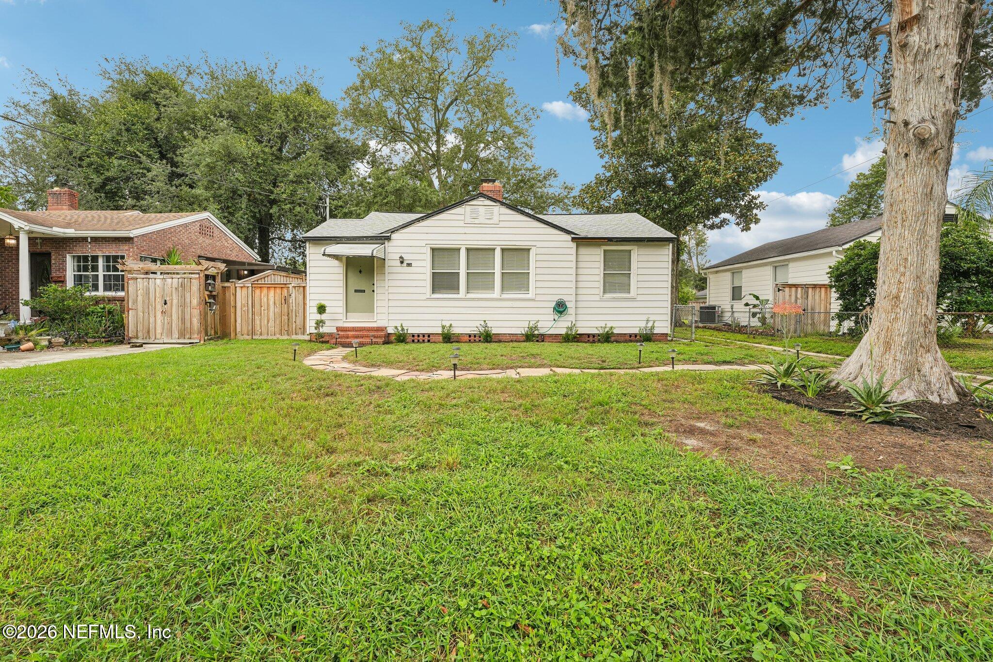 1632 Charon Rd, Jacksonville, FL 32205 photo