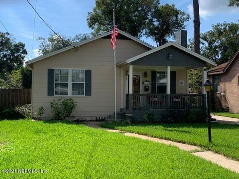 Single Family Residence in Jacksonville FL 4742 ATTLEBORO Street.jpg