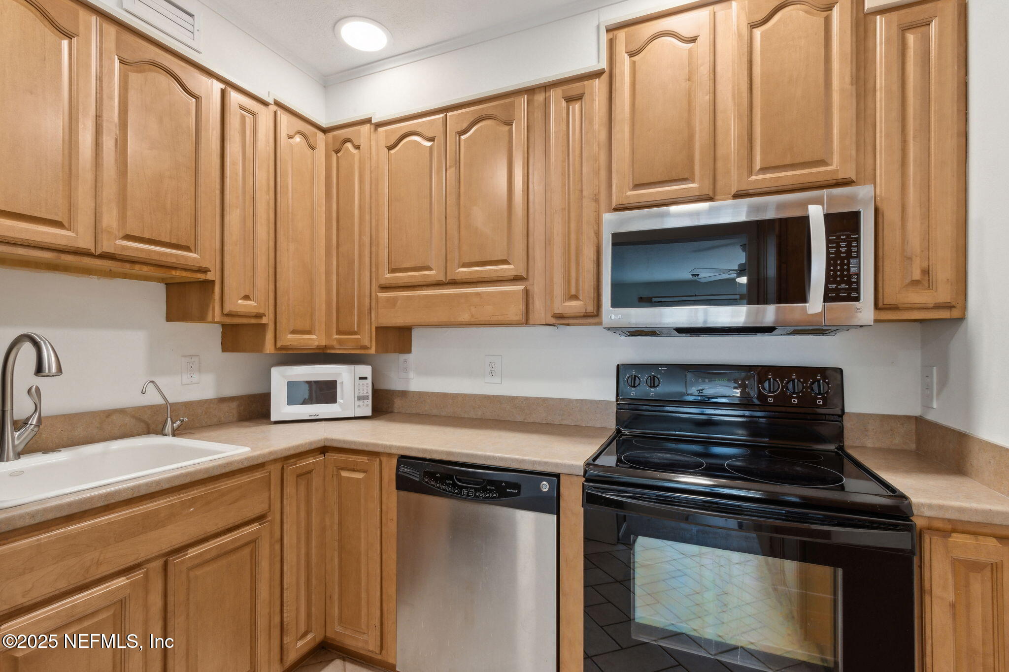 Condominium in Fernandina Beach FL 4746 GULFSTREAM Court 19.jpg