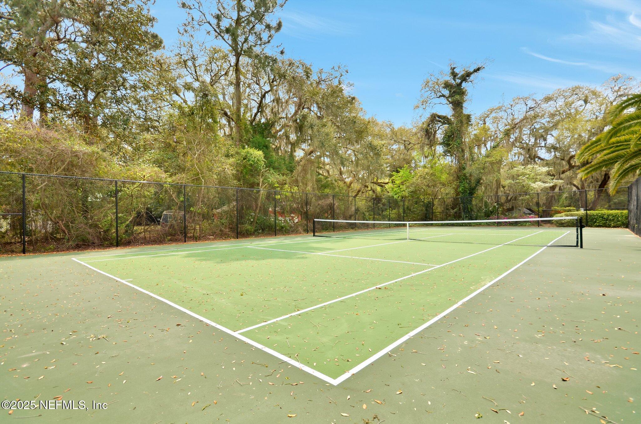 Condominium in Fernandina Beach FL 4746 GULFSTREAM Court 6.jpg