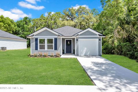 Single Family Residence in Palatka FL 1902 GILLIS Street.jpg
