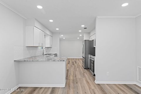 Single Family Residence in Jacksonville FL 5534 SHERI Lane 9.jpg