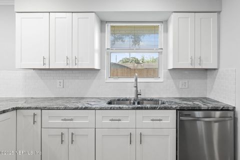 Single Family Residence in Jacksonville FL 5534 SHERI Lane 6.jpg