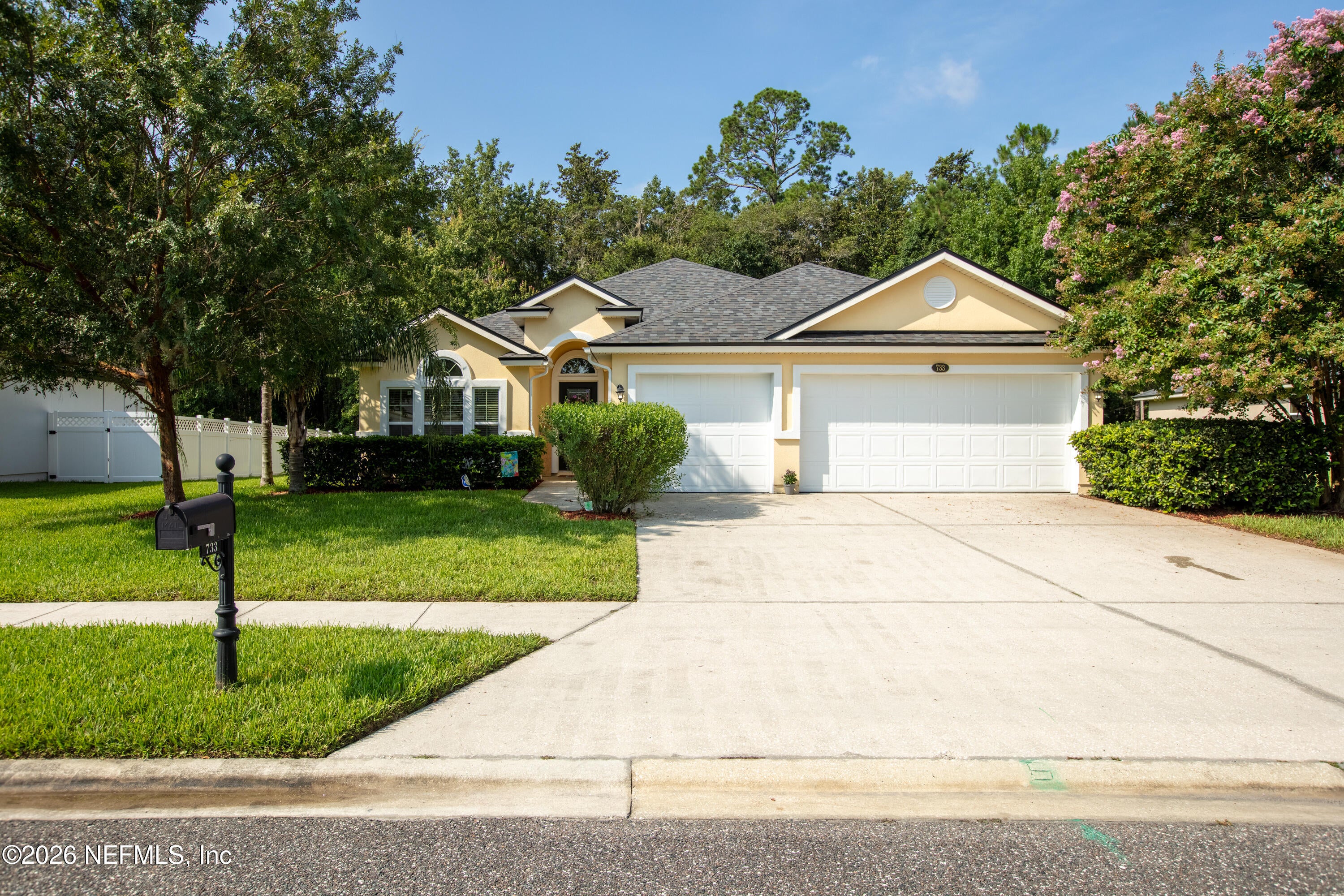 733 Kings College Dr, Saint Johns, FL 32259