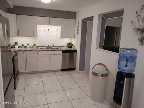 Single Family Residence in Jacksonville FL 4123 PIPER Drive 21.jpg