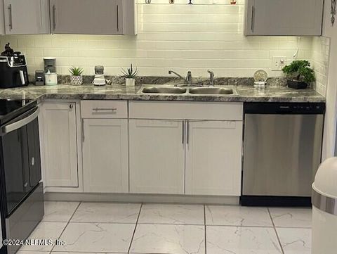 Single Family Residence in Jacksonville FL 4123 PIPER Drive 25.jpg