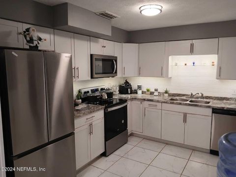 Single Family Residence in Jacksonville FL 4123 PIPER Drive 20.jpg