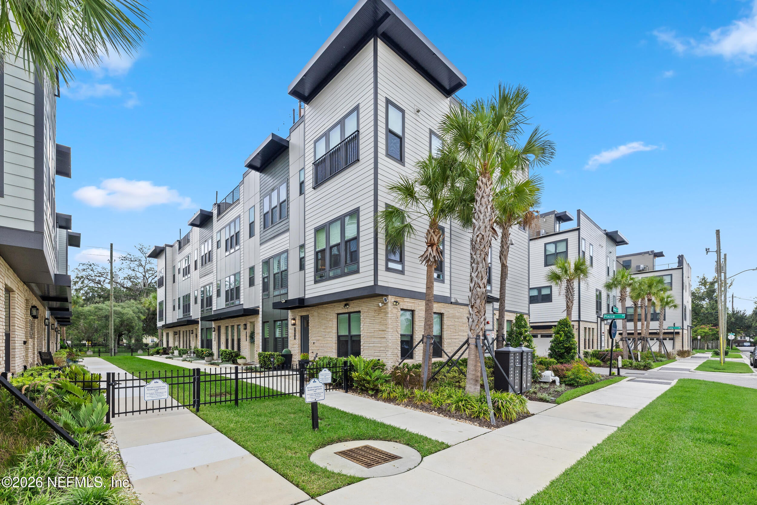 1611 Piazza Pl, Jacksonville, FL 32207 photo