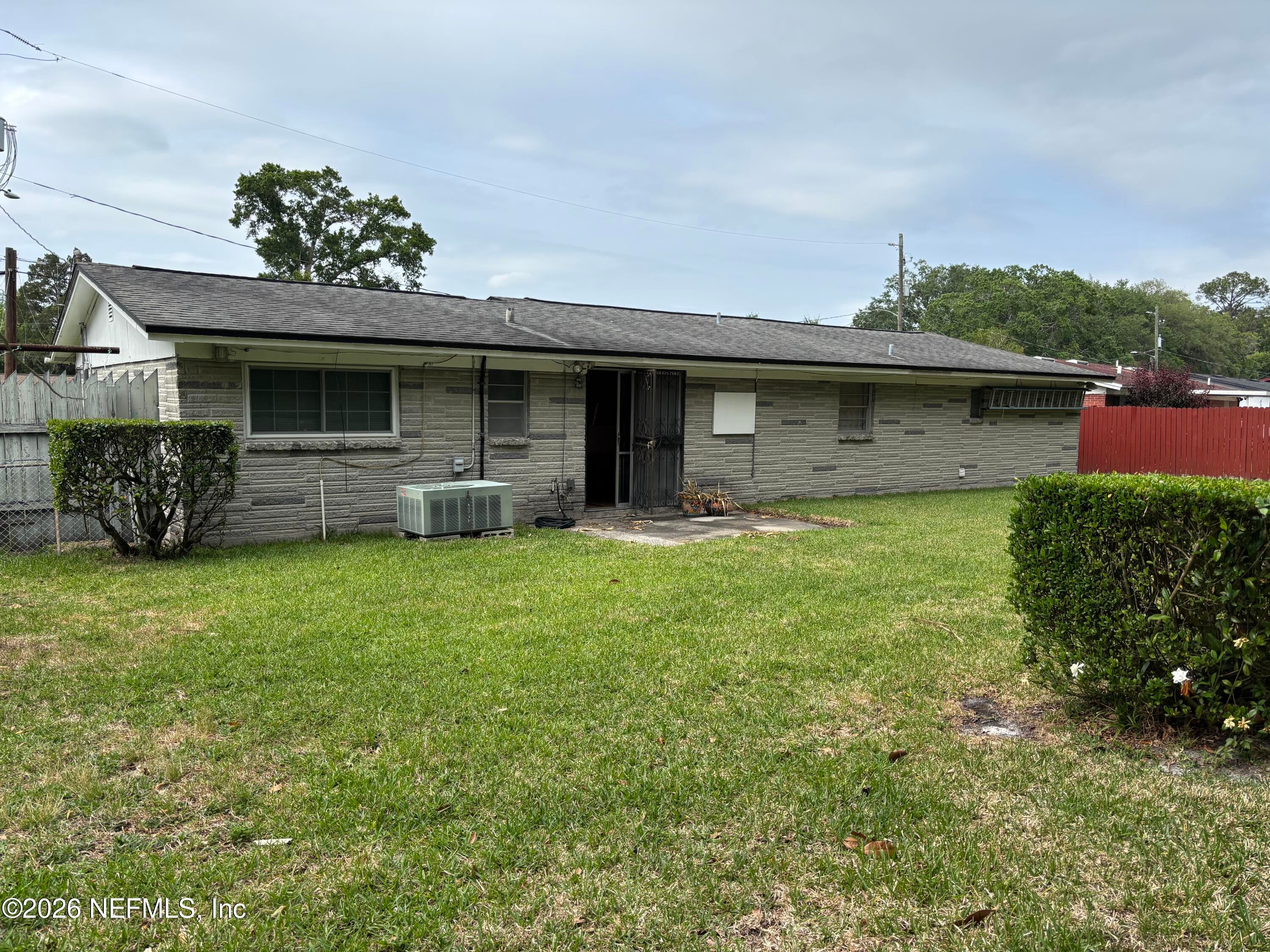 1644 Lessard Cir, Jacksonville, FL 32208 photo