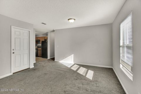 Single Family Residence in Jacksonville FL 8323 DANDY Avenue 5.jpg