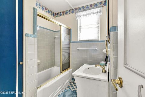 Single Family Residence in Jacksonville FL 4220 GENOA Avenue 12.jpg