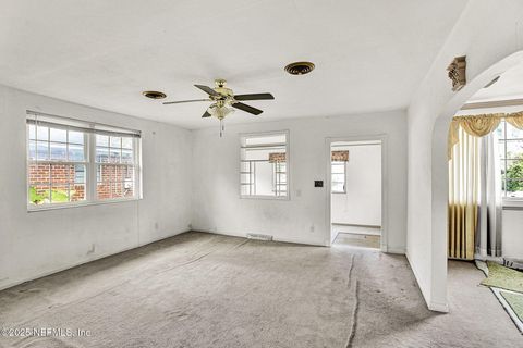 Single Family Residence in Jacksonville FL 4220 GENOA Avenue 7.jpg